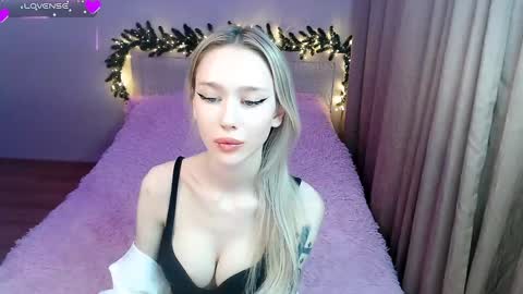 Snapshot of des_ch chatting on January 15, 8:05 pm Ari online show from January 15, 8:05 pm