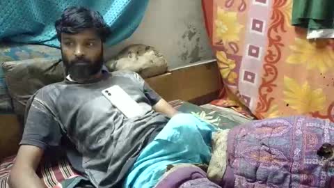 Snapshot of desi_boy799417 chatting on November 15, 7:21 pm desi_boy799417 online show from November 15, 7:21 pm