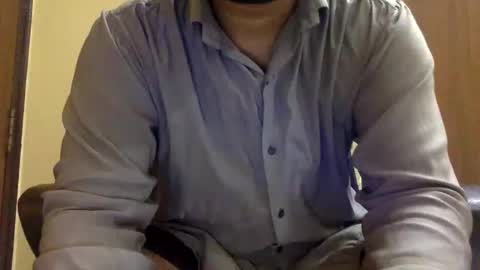Snapshot of desiguylund chatting on June 1, 6:20 pm desiguylund online show from June 1, 6:20 pm