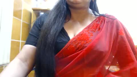 Snapshot of desimaisa130 chatting on June 9, 5:24 pm Maisa online show from June 9, 5:24 pm