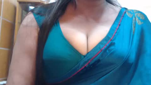 Snapshot of desimaisa130 chatting on June 19, 4:55 pm Maisa online show from June 19, 4:55 pm