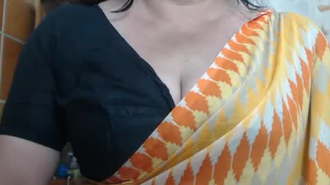 Snapshot of desimaisa130 chatting on July 13, 4:54 pm Maisa online show from July 13, 4:54 pm