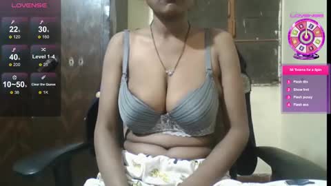 Snapshot of desiprincessaga chatting on February 9, 6:26 pm desiprincessaga online show from February 9, 6:26 pm