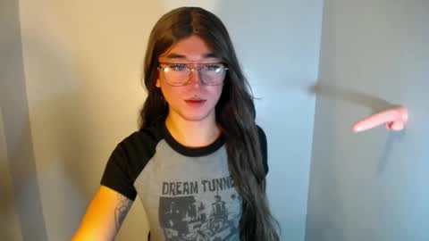 LORINE online show from December 14, 4:42 pm