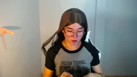 LORINE online show from January 4, 4:54 pm