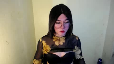 LORINE online show from January 22, 6:52 pm
