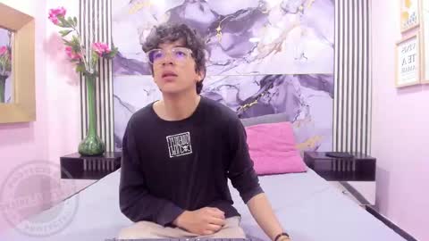 Snapshot of desire_ecstasy chatting on October 12, 1:10 pm desire_ecstasy online show from October 12, 1:10 pm