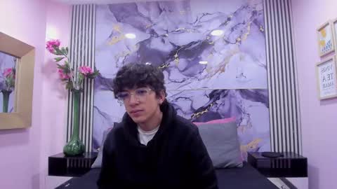 Snapshot of desire_ecstasy chatting on October 15, 1:11 pm desire_ecstasy online show from October 15, 1:11 pm