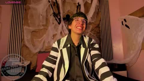 Snapshot of desire_ecstasy chatting on October 31, 1:34 pm desire_ecstasy online show from October 31, 1:34 pm