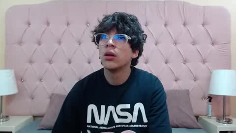 Snapshot of desire_ecstasy2 chatting on March 22, 2:37 am desire_ecstasy2 online show from March 22, 2:37 am