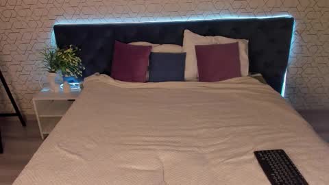 Snapshot of desiree_doll chatting on March 15, 1:33 am Gill online show from March 15, 1:33 am