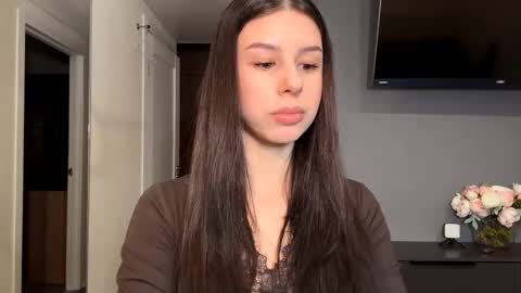 desireefolino online show from January 18, 2:21 pm