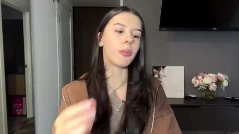 desireefolino online show from February 9, 7:12 am