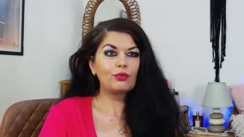 HellenMoon online show from October 4, 5:05 am