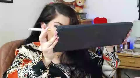 HellenMoon online show from October 9, 6:55 am