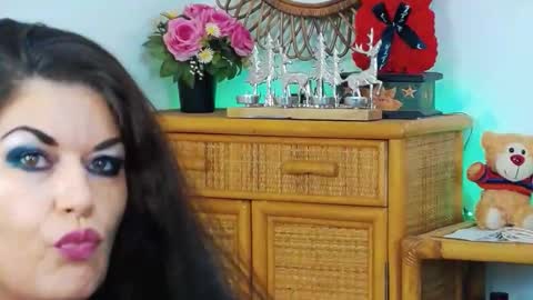 HellenMoon online show from January 7, 8:06 am