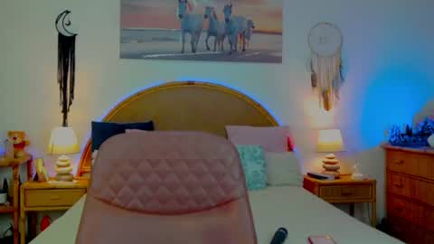 HellenMoon online show from June 24, 8:13 am