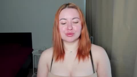 Snapshot of desirelayla chatting on April 27, 8:34 am LAYLA online show from April 27, 8:34 am