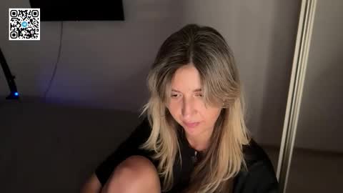 Snapshot of desiremuse chatting on September 15, 7:25 pm Nika online show from September 15, 7:25 pm