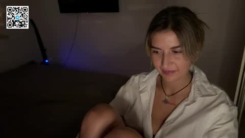 Snapshot of desiremuse chatting on October 10, 7:35 pm Nika online show from October 10, 7:35 pm