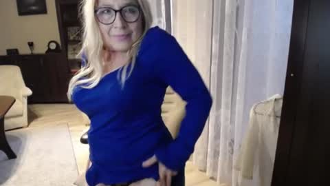 Snapshot of desiresofia chatting on June 14, 1:46 pm S O F I A online show from June 14, 1:46 pm