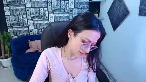 Snapshot of desiring__angel chatting on December 1, 6:29 am Desiring Angel online show from December 1, 6:29 am