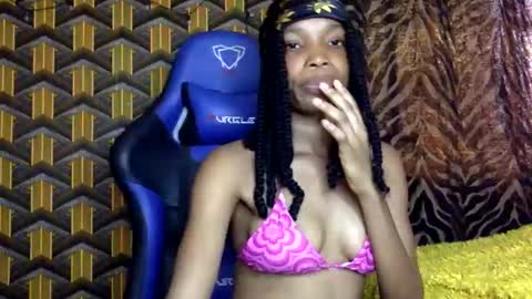 Snapshot of deslimbody90 chatting on February 12, 1:17 pm Deslimbody online show from February 12, 1:17 pm