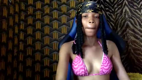 Snapshot of deslimbody90 chatting on February 21, 1:34 pm Deslimbody online show from February 21, 1:34 pm