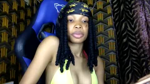 Snapshot of deslimbody90 chatting on April 7, 1:11 pm Deslimbody online show from April 7, 1:11 pm