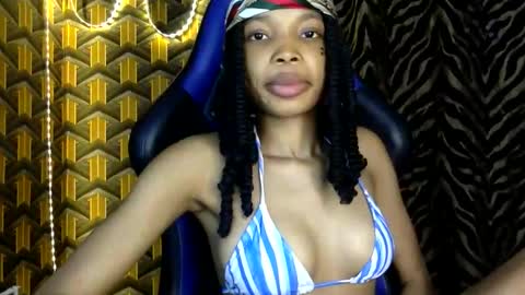 Snapshot of deslimbody90 chatting on April 10, 12:27 am Deslimbody online show from April 10, 12:27 am