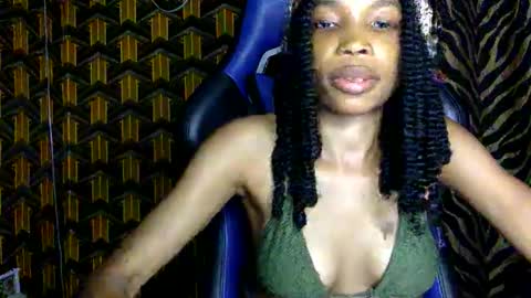 Snapshot of deslimbody90 chatting on April 23, 1:46 pm Deslimbody online show from April 23, 1:46 pm