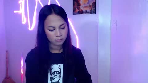 Snapshot of dess_morena chatting on June 4, 9:15 am Dess online show from June 4, 9:15 am