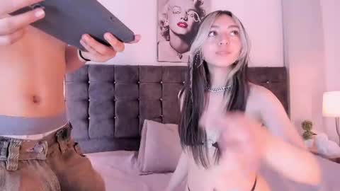 Snapshot of destello_xxx chatting on June 12, 5:01 pm Destello online show from June 12, 5:01 pm