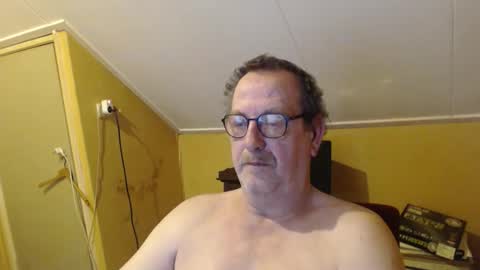 destelp online show from November 29, 11:30 pm