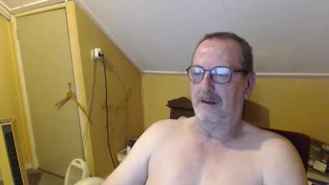 destelp online show from June 4, 11:00 pm
