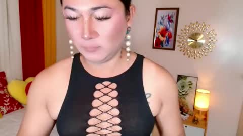 destenierose online show from February 9, 12:25 am