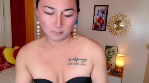 Snapshot of destenierose chatting on May 3, 11:44 pm destenierose online show from May 3, 11:44 pm
