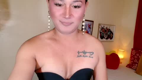 Snapshot of destenierose chatting on July 19, 12:47 am destenierose online show from July 19, 12:47 am