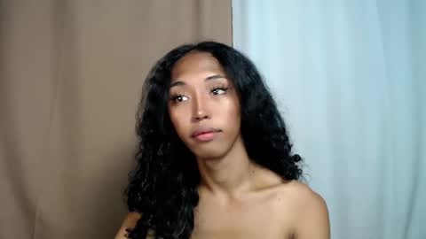 Snapshot of destinedprincess_xx chatting on May 25, 5:57 am jenny online show from May 25, 5:57 am