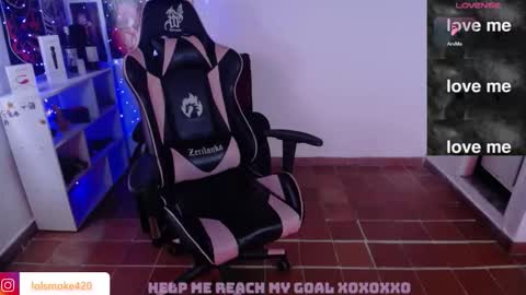 Snapshot of destroyall420 chatting on February 19, 4:58 pm Lola Bdsm and fries online show from February 19, 4:58 pm