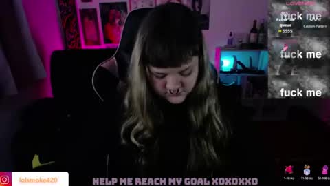 Snapshot of destroyall420 chatting on June 19, 8:18 am Lola Bdsm and fries online show from June 19, 8:18 am