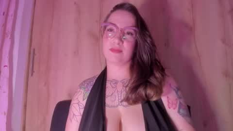 Snapshot of deva_blue chatting on September 11, 3:50 am Deva Blue online show from September 11, 3:50 am