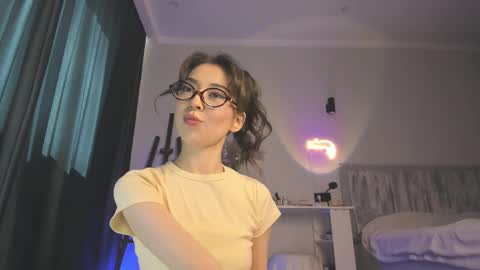 Snapshot of devaivy chatting on September 10, 8:47 am Deva online show from September 10, 8:47 am