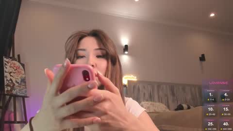 Snapshot of devaivy chatting on November 8, 10:04 am Deva online show from November 8, 10:04 am