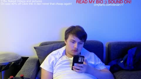 Snapshot of devantheplug chatting on December 16, 3:11 pm Devan online show from December 16, 3:11 pm