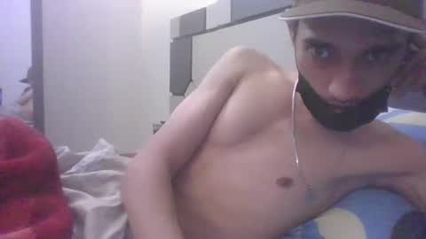 Snapshot of devil0332_0346 chatting on November 27, 1:40 am devil0332_0346 online show from November 27, 1:40 am