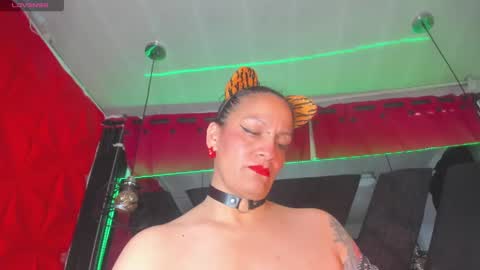 Snapshot of devil_taylorx chatting on February 22, 2:08 pm devil_taylorx online show from February 22, 2:08 pm