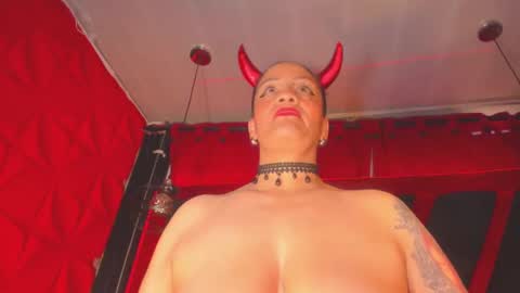 devil_taylorx online show from September 26, 2:32 pm