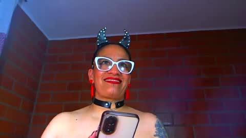 devil_taylorx online show from June 25, 12:43 am