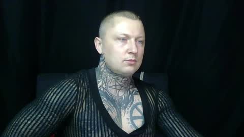Snapshot of devilwithtats chatting on April 6, 7:20 am Lucian online show from April 6, 7:20 am